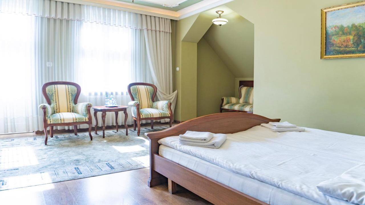 Hotel Dworek Leśniczówka Wodzisław Śląski Exterior foto