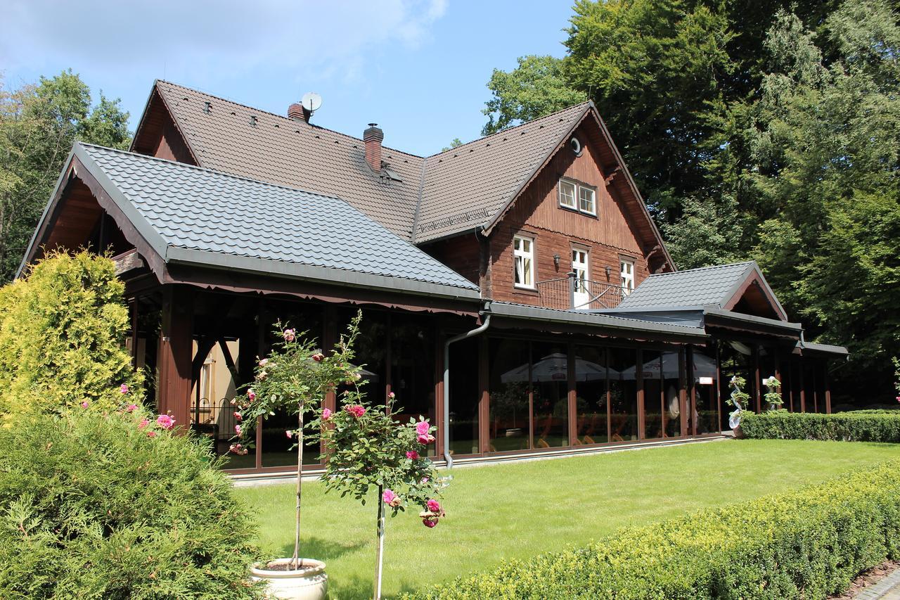 Hotel Dworek Leśniczówka Wodzisław Śląski Exterior foto